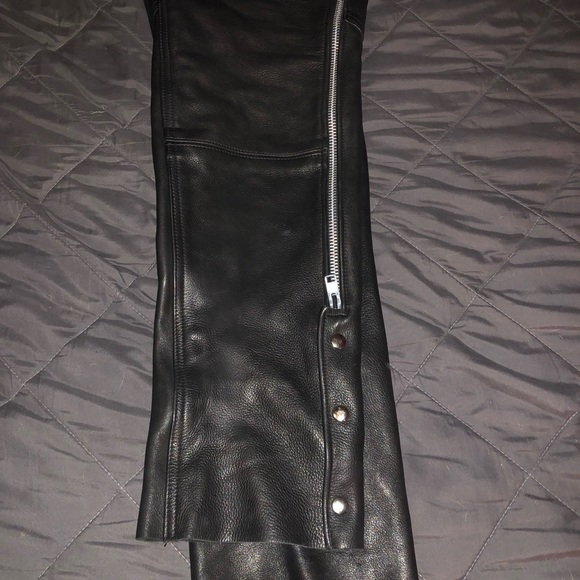 Kerr Men’s Leather Motorcycle Chaps - Picture 10 of 16